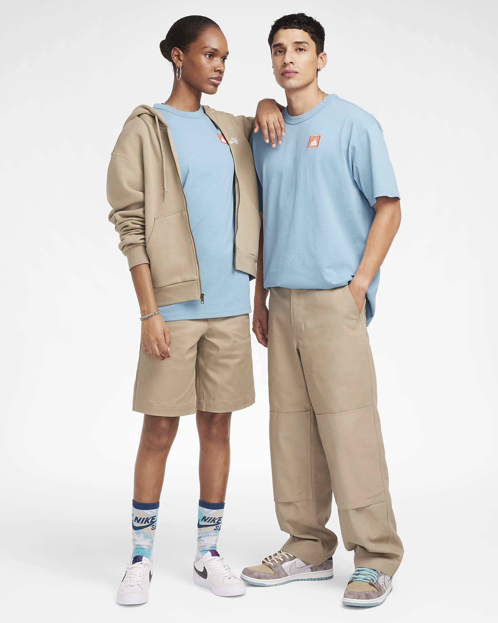Nike SB Tričko pro skate: Pohodlí a styl pro každou jízdu, od ulice až po rampu.